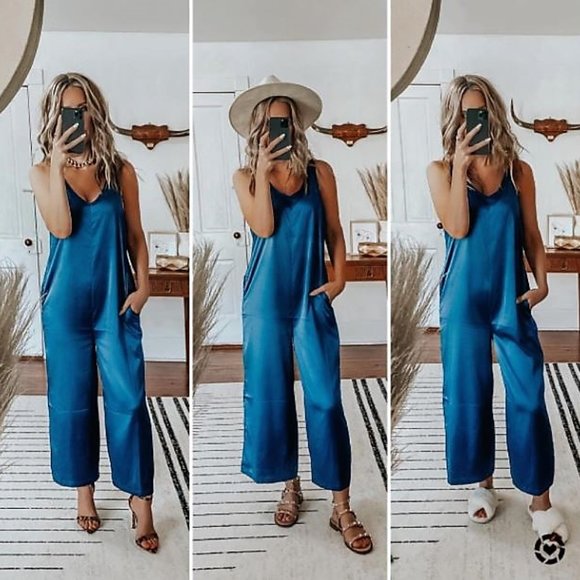 Luxurious *NWT* Navy Satin Jumpsuit XS - Picture 4 of 16